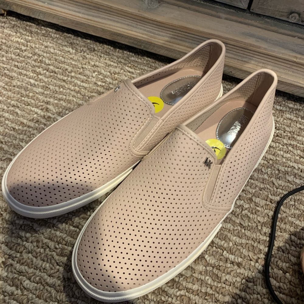 Micheal kors pink shoes